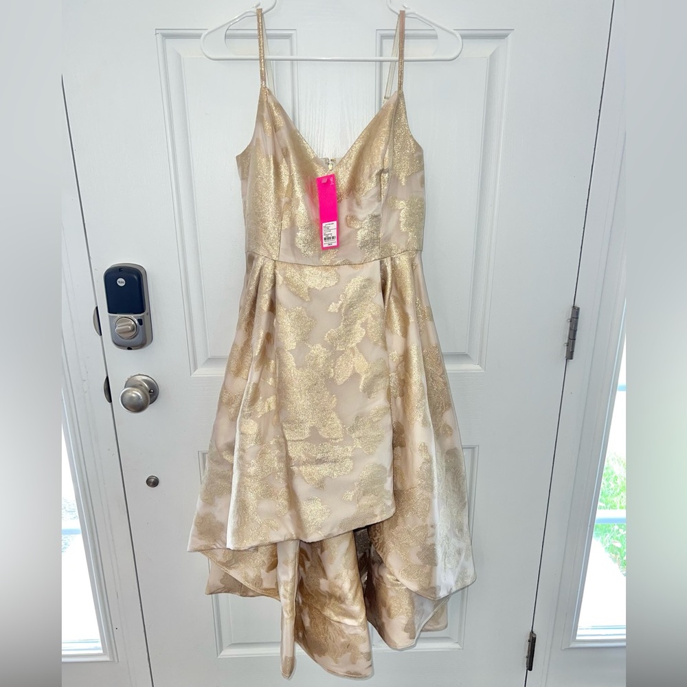 No longer need for a wedding. Doesn’t fit bc of weight loss. Rare beauty!